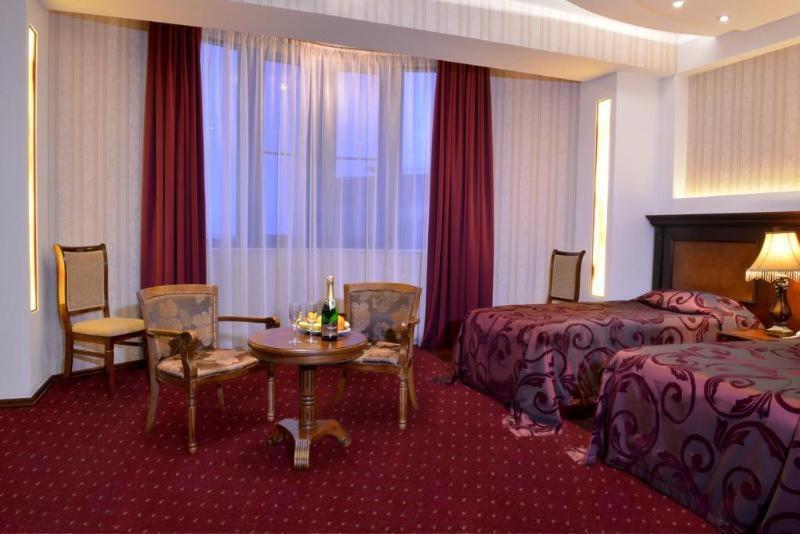 Hotel Grace Forum